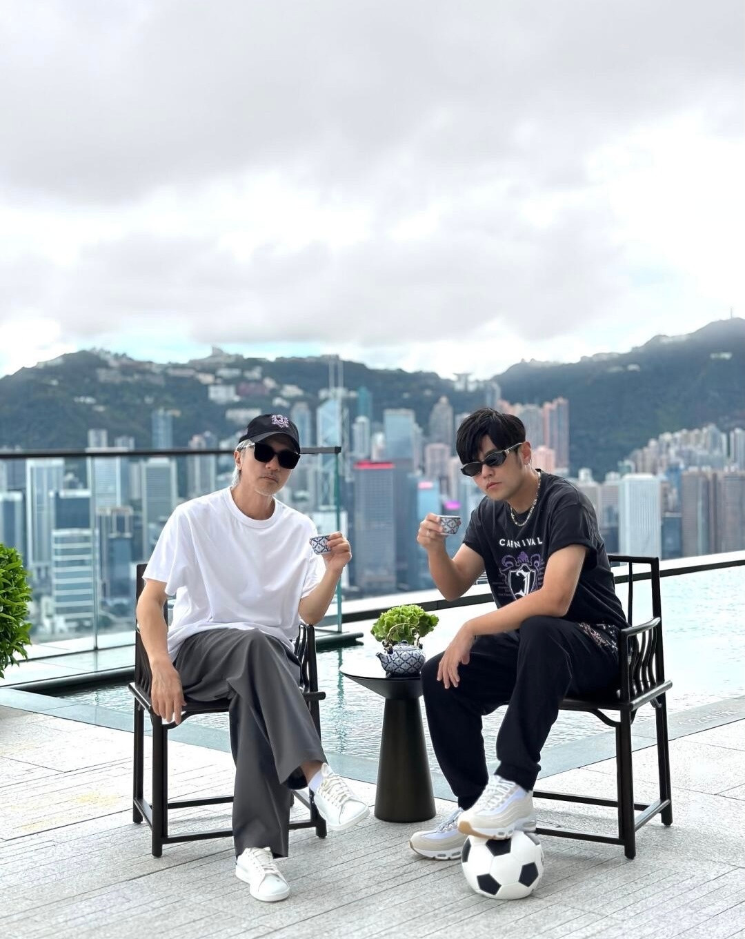 周董和星爷怎么没合作一次呢，到时候可以去电影院看电影还能听音乐