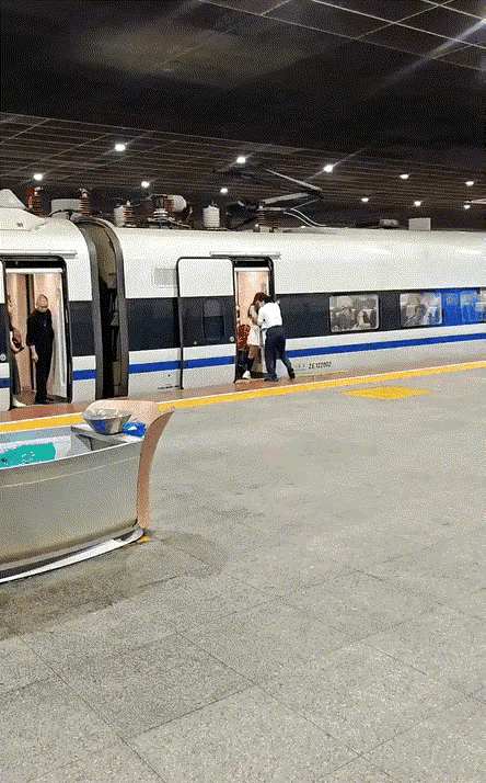 奇葩的不是这个人，是管理人员