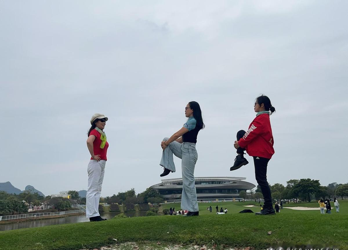 五十岁不是发福的借口，是懂吃懂动的开始。鸡蛋每天一个，瘦肉不躲，主食不戒，饭碗