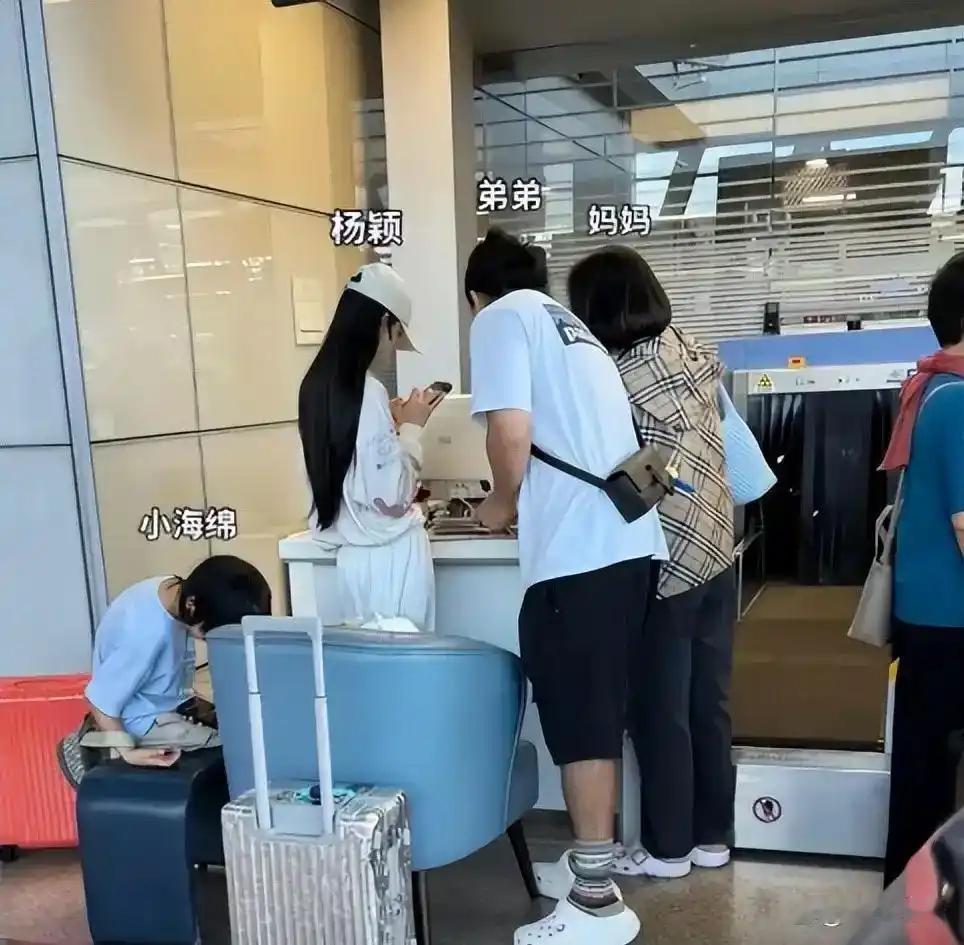 Angelababy马尔代夫游客照曝光，素颜状态像二十岁少女