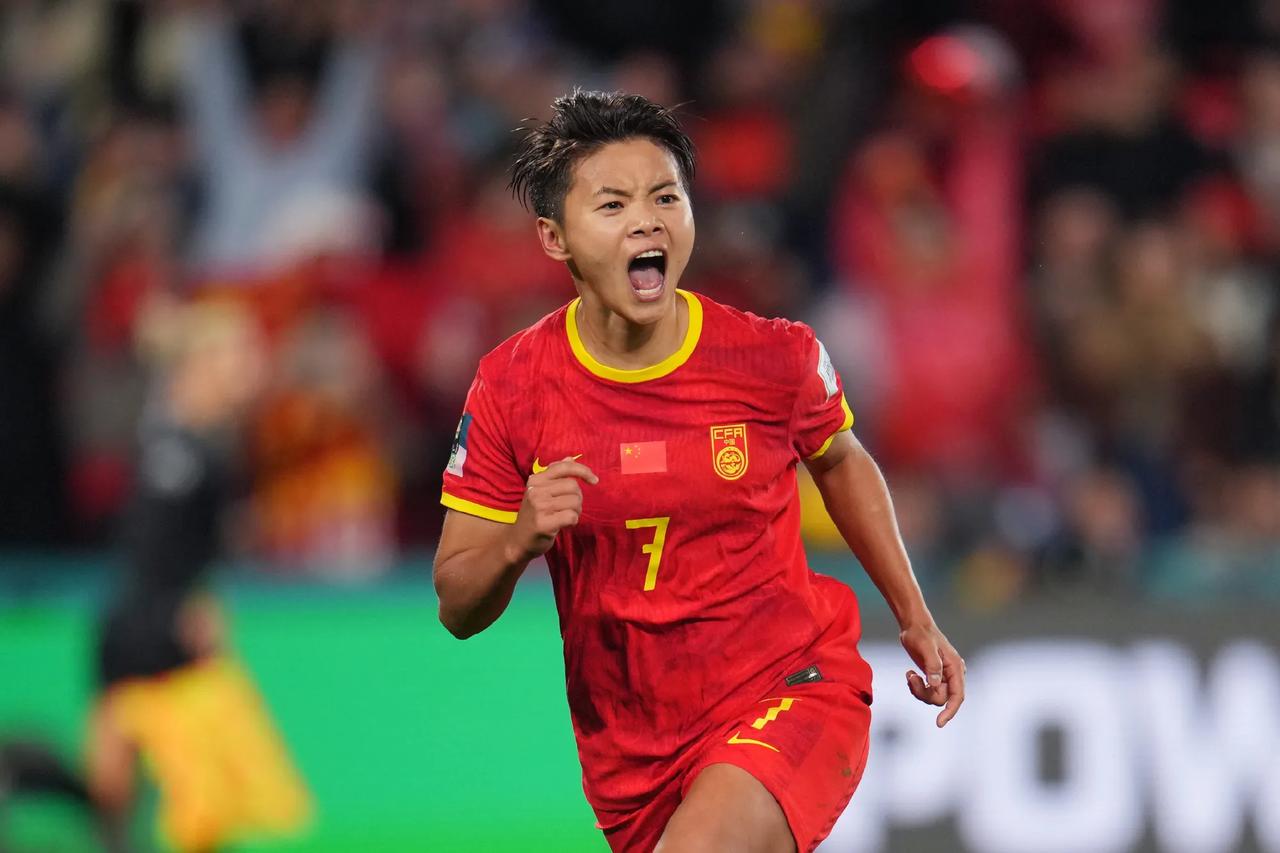 力克朝鲜女足！中国女足迎来小组赛三连胜，淘汰赛对手大概率是这支球队！在一场女足
