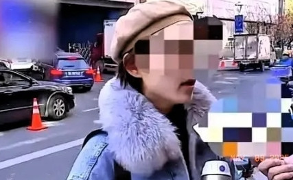 “白嫖上瘾了？”女子外出就餐时，特意拿出价值4000元的保温杯，让服务员帮忙倒水