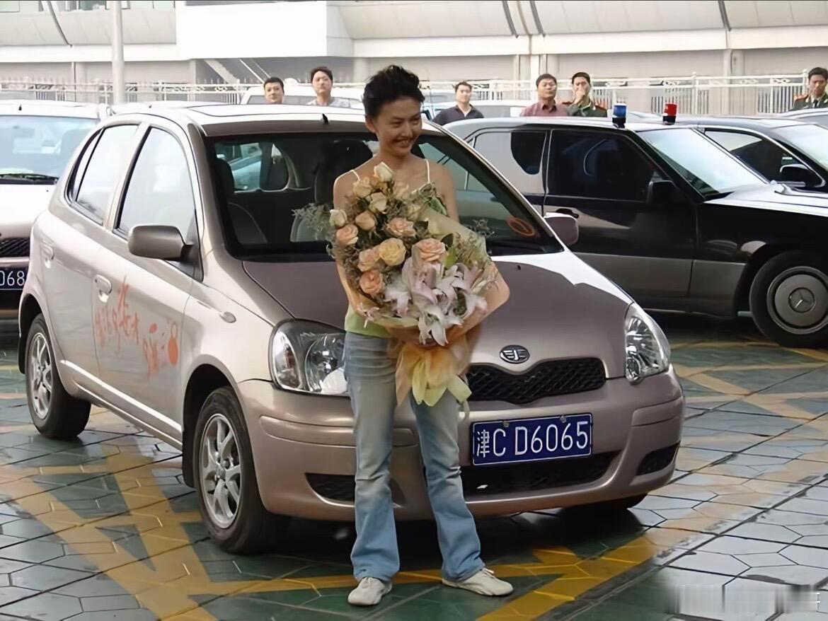 大v聊车2004年孙燕资姿第一辆车​​​