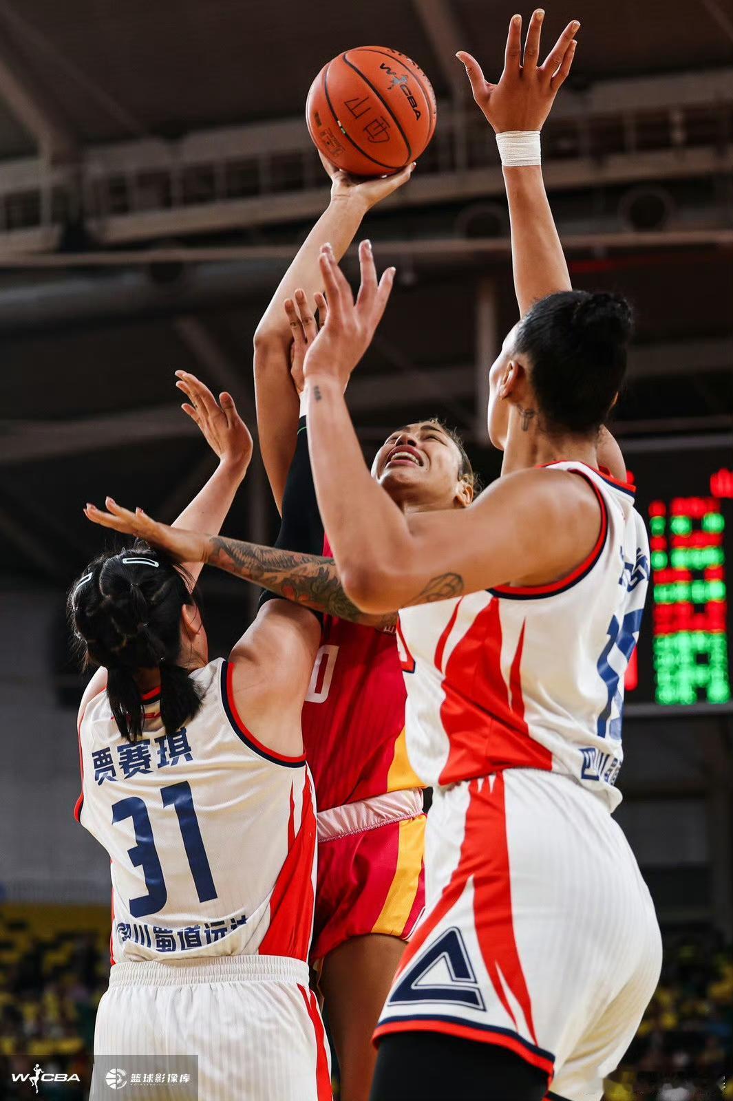 现在可以说四川女篮应该赢山西女篮了因为总决赛之前说这话，恐怕有一半关注这个比