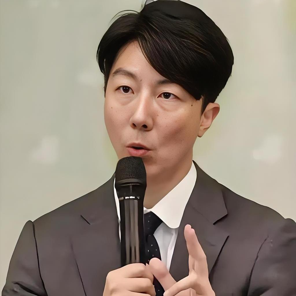 “台独”分子、民进党发言人吴峥现在可真是闻“中”色变，惶惶不可终日了今天（6