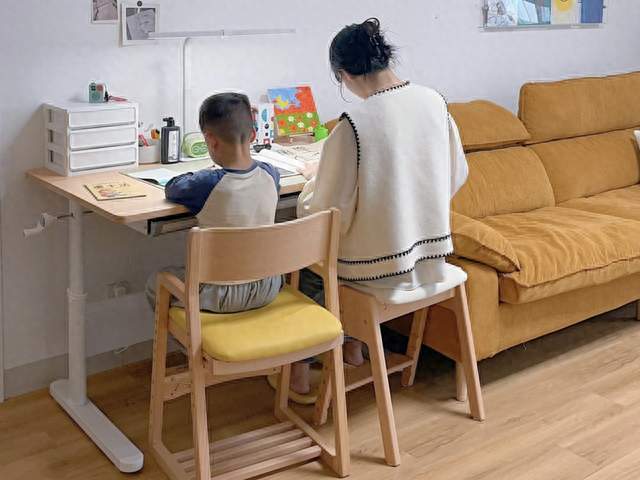 补课投入几万难提分 每日十分钟居家养好孩子专注力