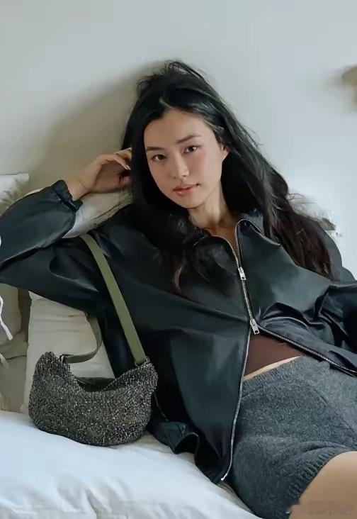 林依轮这个回应，称陈瑜是亲女儿，我不意外，合跳爱情鸟，我也不意外，唯独让