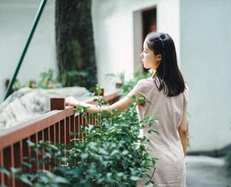 结婚8年，我一心事业，没想到后院起火了。本来想给老公一个惊喜，没想到他给我一个惊