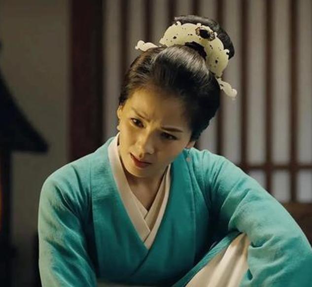 251年，司马懿去世，司马昭对哥哥司马师说：“既然父亲已经去世，我们应该去后院杀