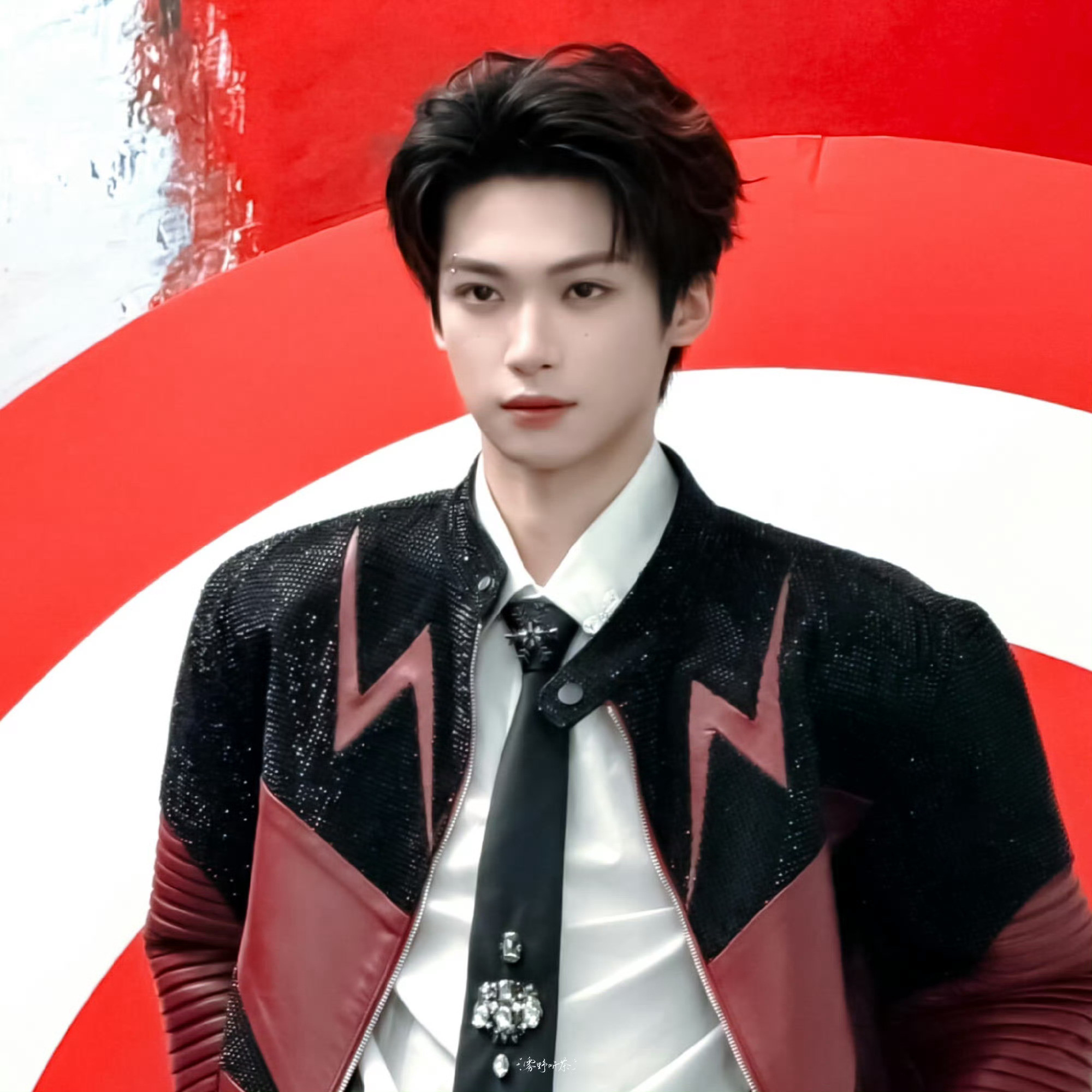 梓渝🔮梓渝哪有什么一夜成名恰好是你看到他一夜成名​​​