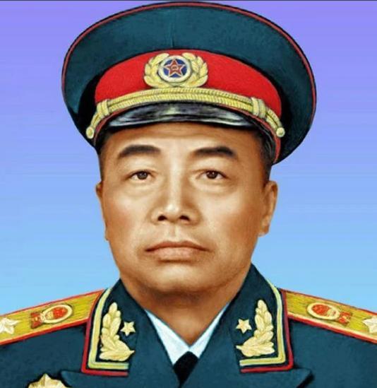 1951年，志愿军开会时，彭德怀突然大声喊道：“黄朝天，你给我站起来！”黄朝天不