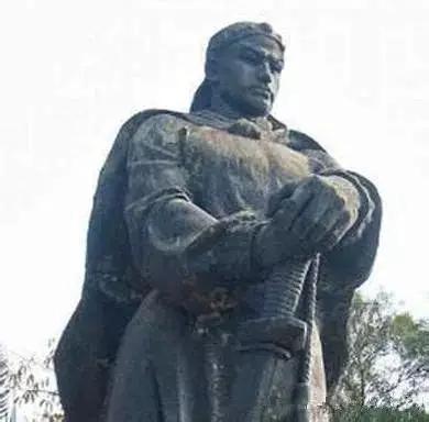 四川军阀刘文辉的干儿子石肇武发迹后，想攀附为石姓名人的后人，幕僚给他找了石虎、石