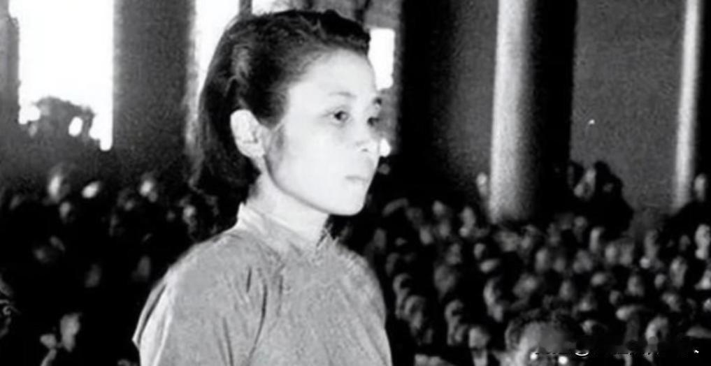 1951年，一个军统女特务被抓，审她的时候，她不求饶，也不喊冤，就反复说一句话：