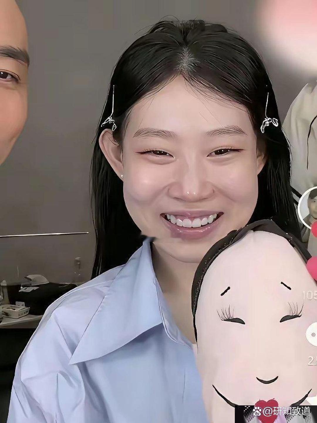 1.2万一次的化妆有多绝？看完沈佳润妆前妆后，瞬间懂了！！​