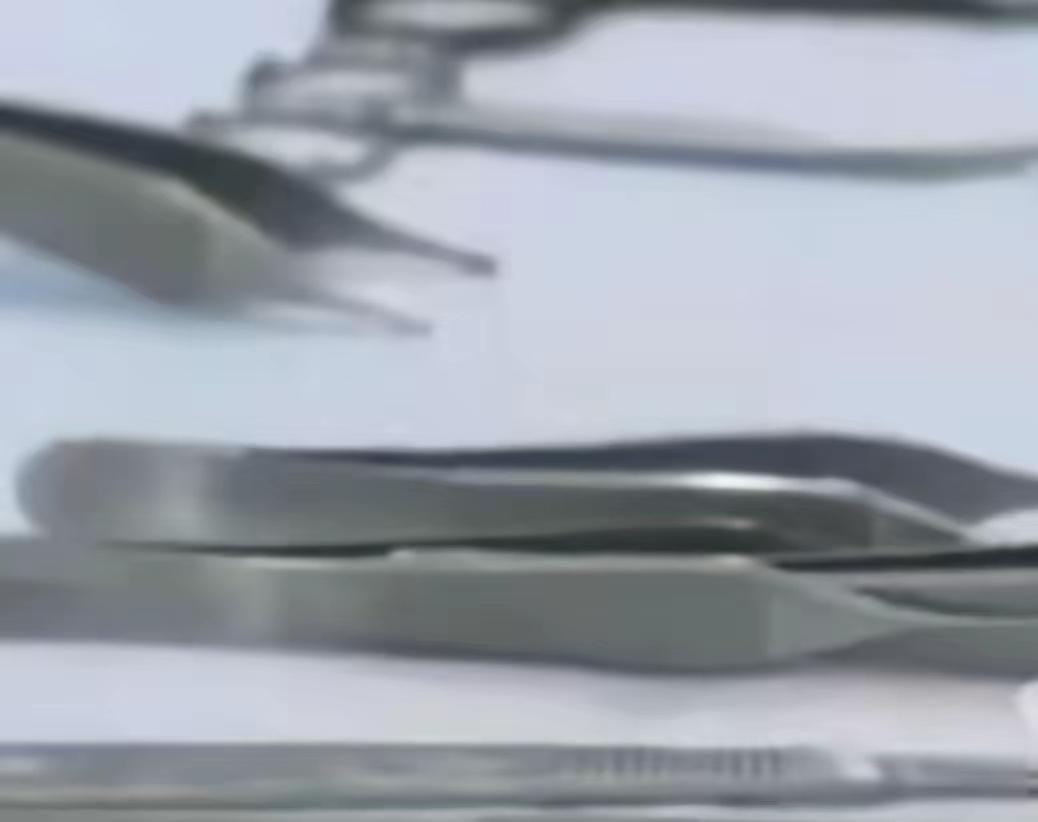 悲剧还是发生了！泉州一位五十岁的汪女士，同房后发现床单上全是血，还夹着血块，她以