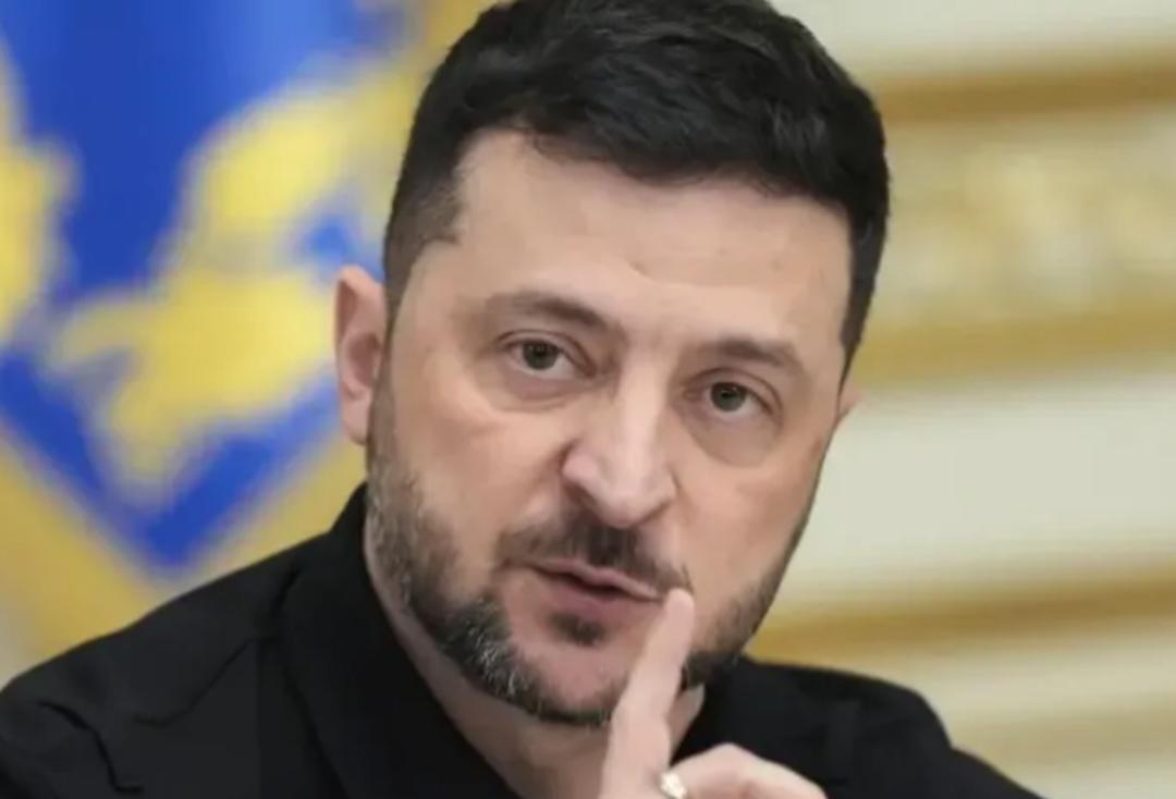 就在刚刚，泽连斯基公开指责中国。据乌当地媒体12月9日消息：泽连斯基再次就当下