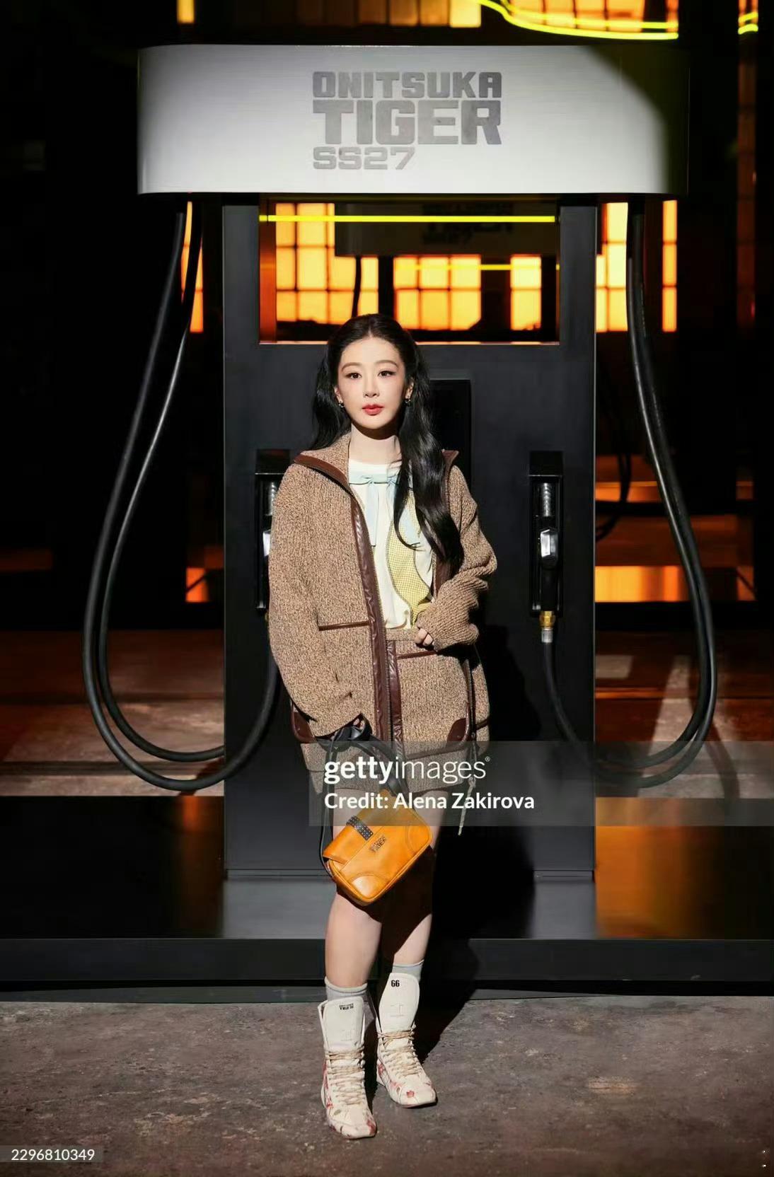 杨紫米兰时装周看秀G社生图+媒体拍动图来了。​​​