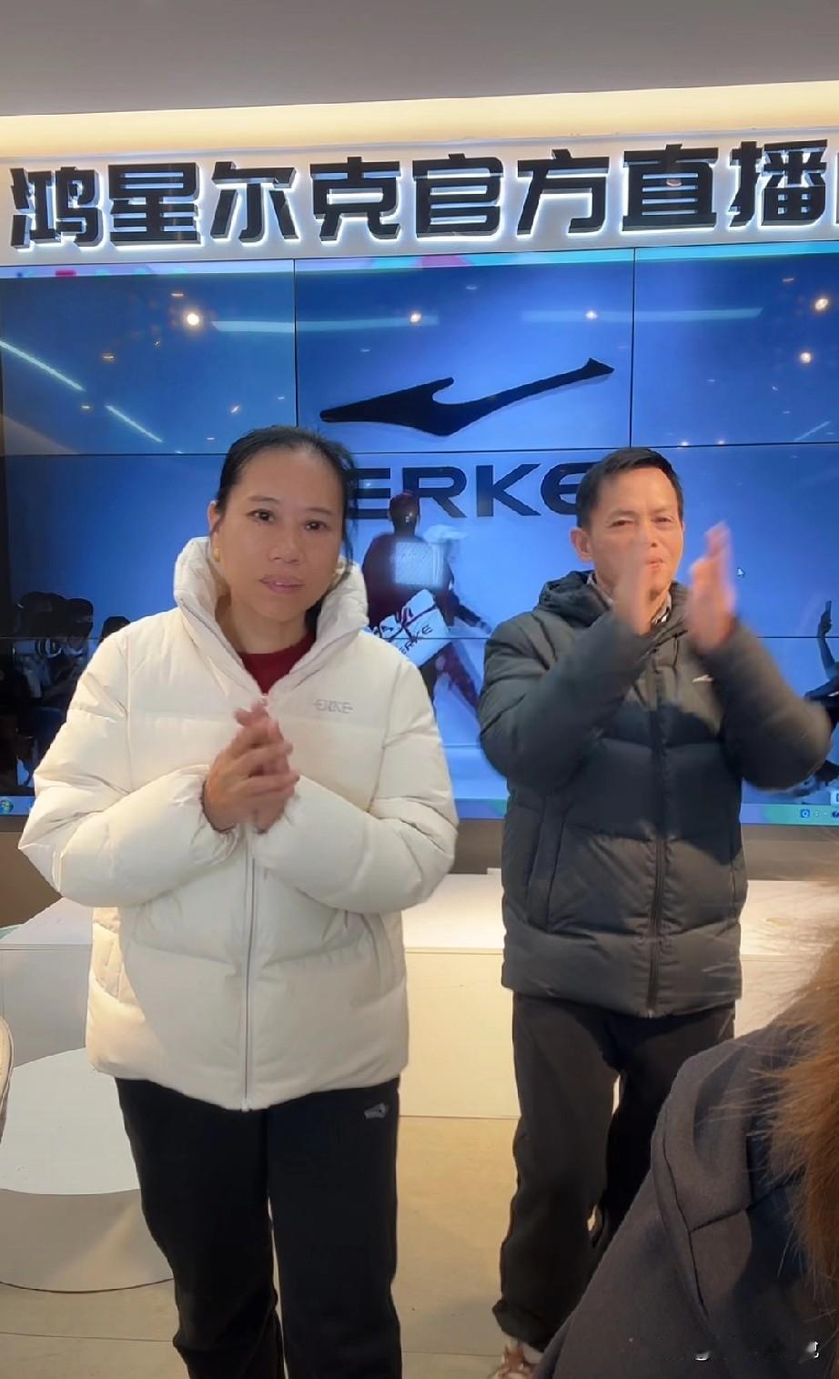 昨天梁志辉半夜直播澄清自己并不是大家所看到他的那个样子，他说他不内向，是因为第