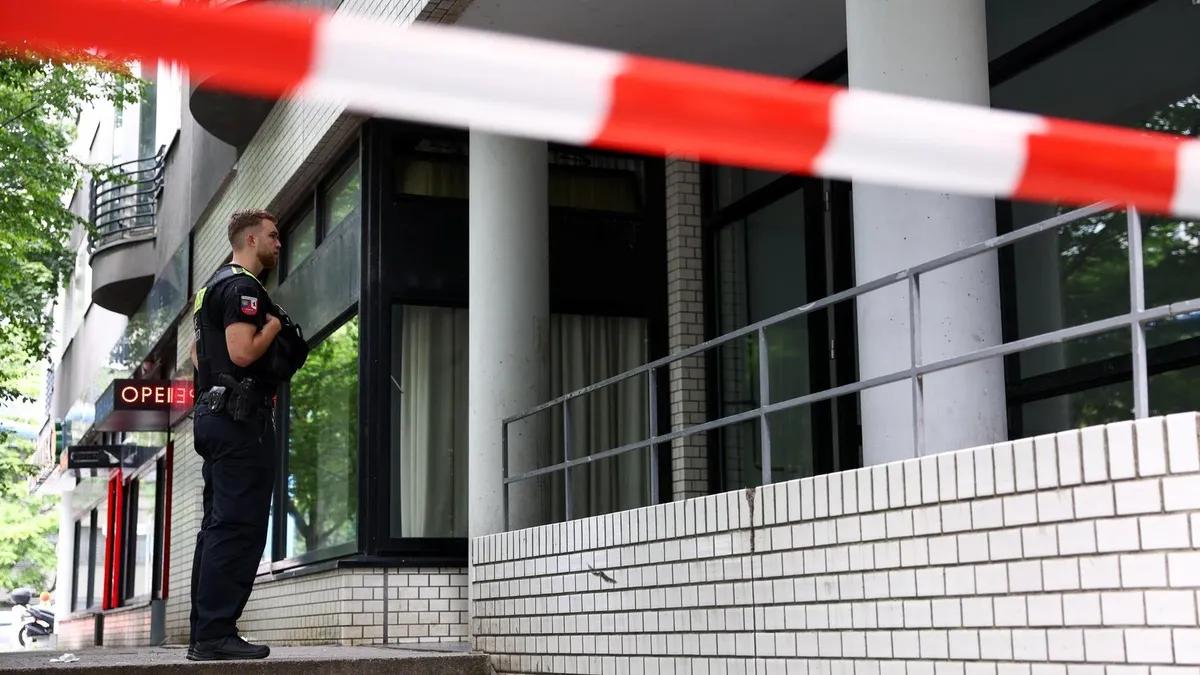 四处躲藏21个小时，柏林CSD袭击者阿卜杜勒·B还是被警方堵死在施潘道的一座小花