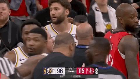 冲突不断！G5更加热闹了！今天的系列赛G4，湖人队被火箭队全程碾压，最终以9