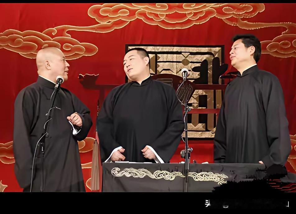 别被师徒名分迷惑，德云社怼神郑好道出残酷真相：很多师兄弟，本质就是职场同事！