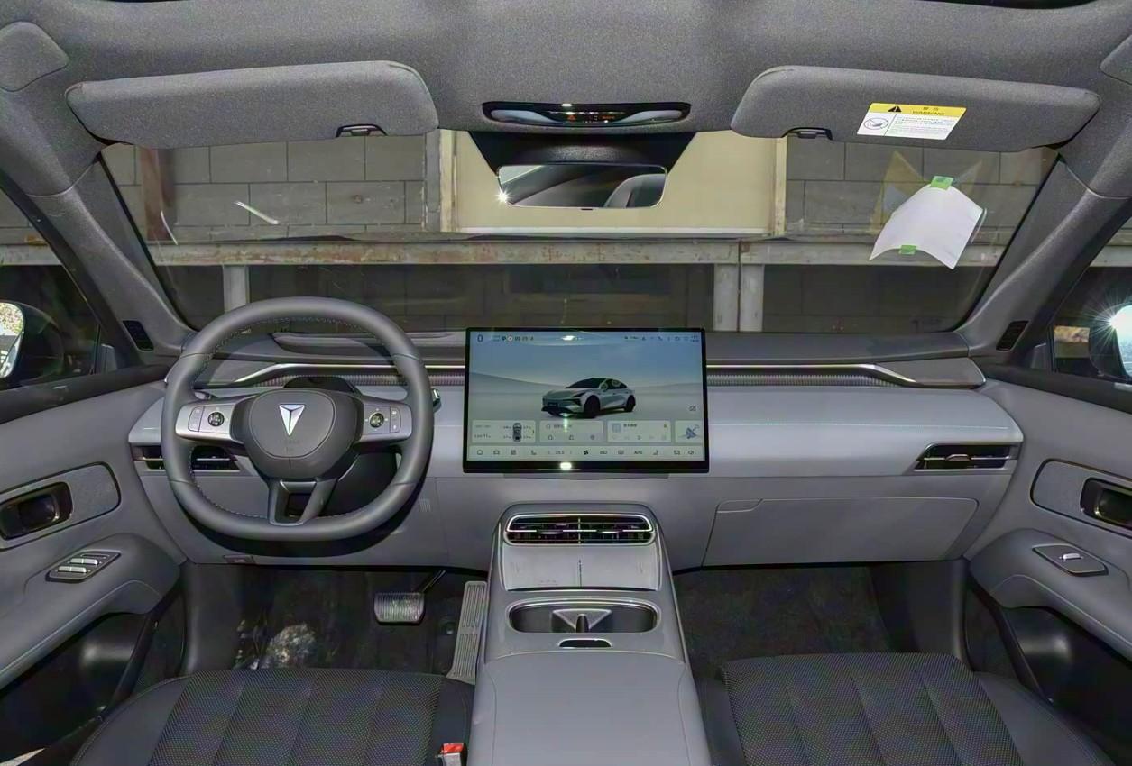 是我肤浅了。前不久发布了本田近8-9年，销量从巅峰下跌，降幅超60%。无聊看了一