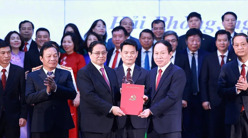 越通社拍照技术真不行，官员形象全毁了越南官媒越通社，你们