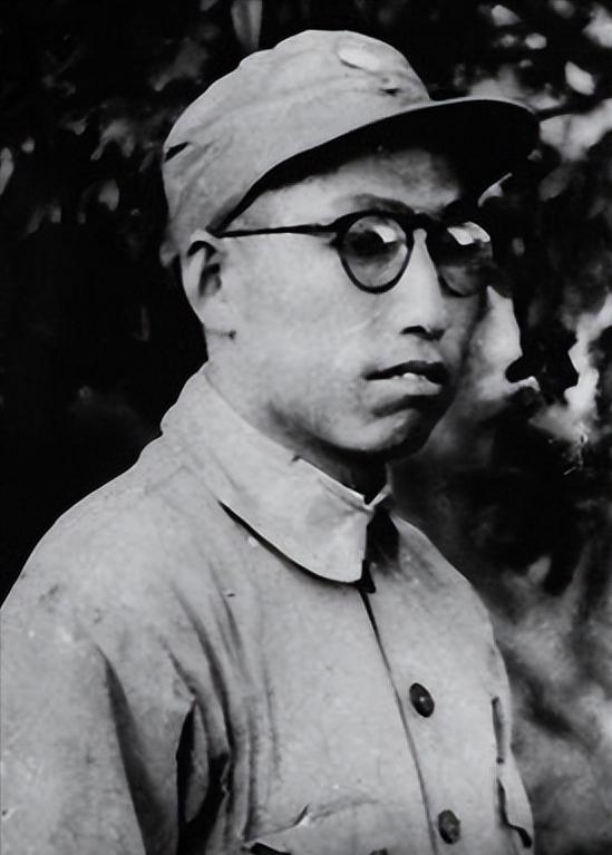 1938年，八路军344旅旅长出现空缺。朱德、徐海东、黄克诚联名写信，向延安
