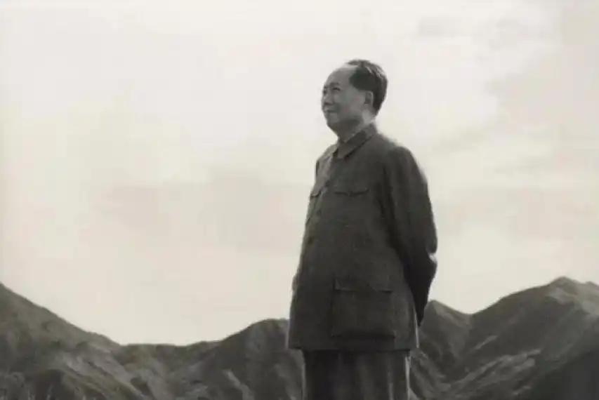 虽然毛主席活到了83岁，但他的保健医生却说：“其实毛主席不具备长寿的条件，他长寿