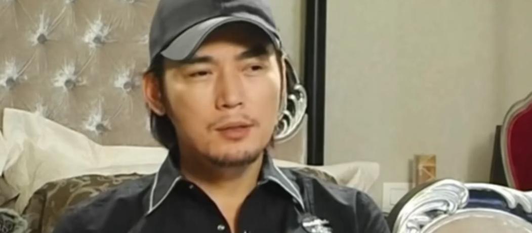 焦恩俊说：“我当群众演员的时候，每天拿200块台币，但是要给人家抽成100，自己