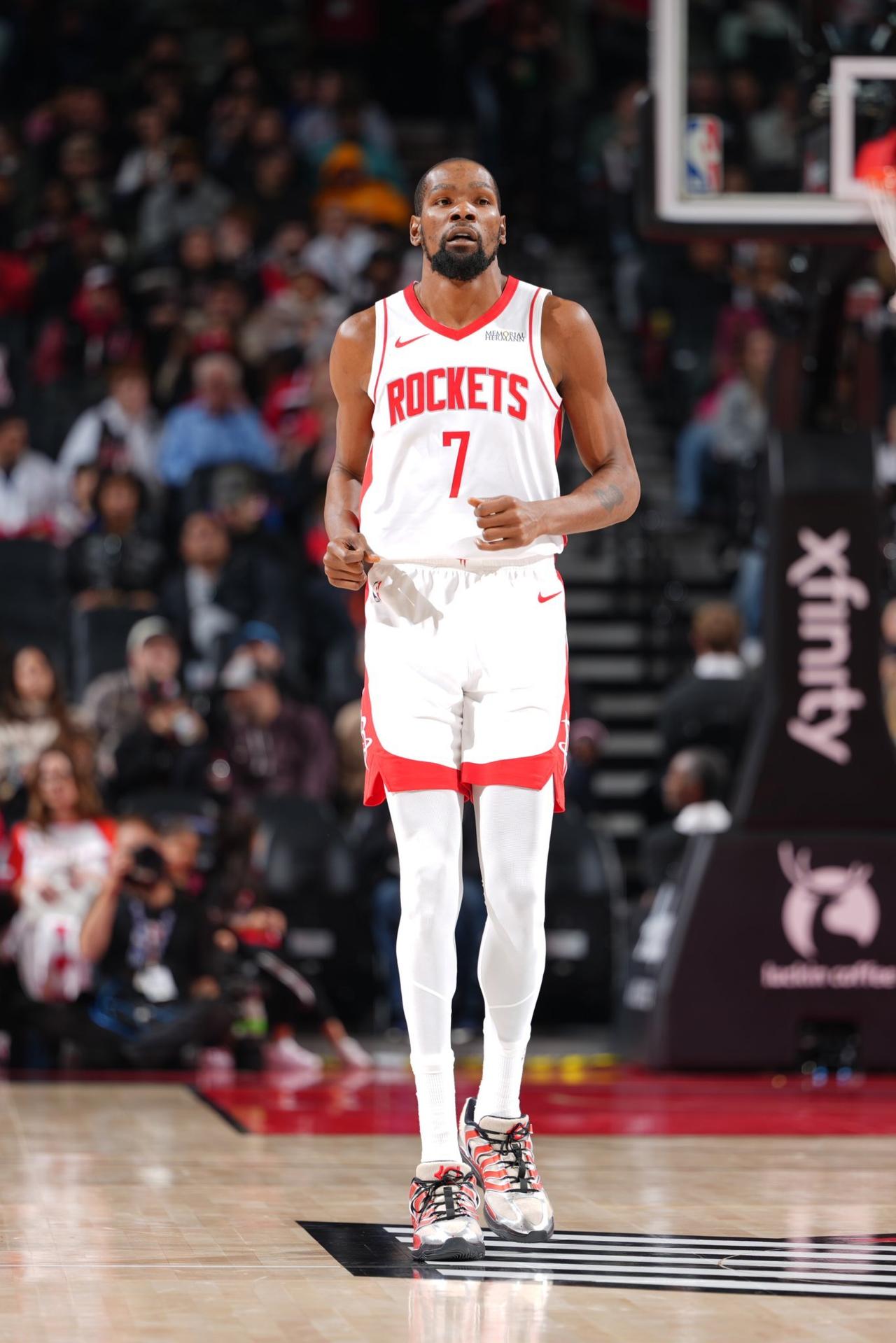 杜兰特快累趴了[笑着哭]，火箭119-114战胜公牛结束三连败，一战打出了2个无可