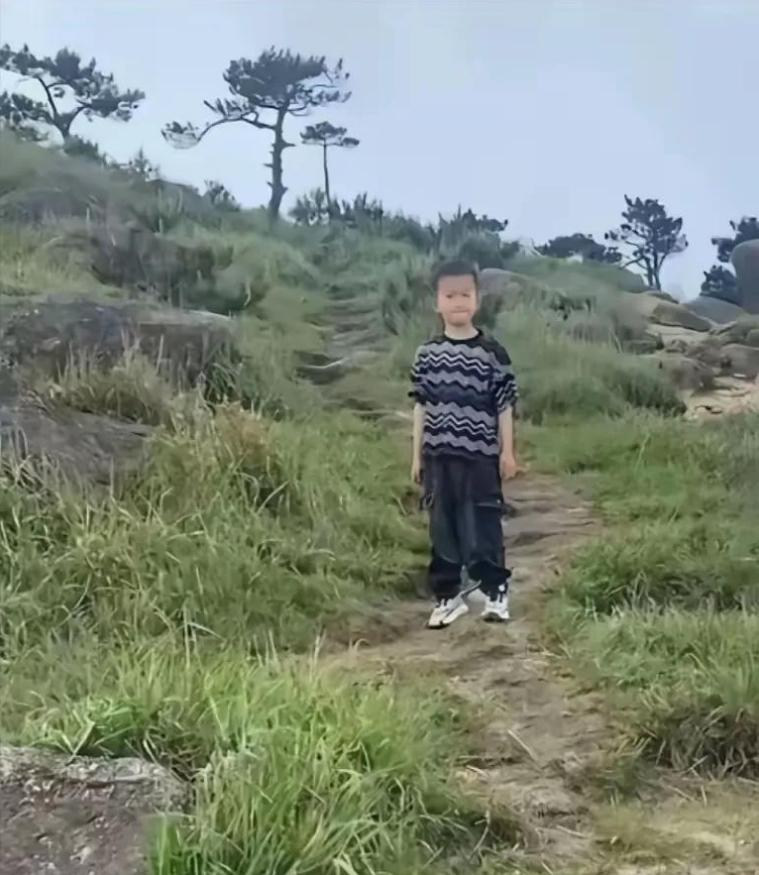 太惨了！失踪50多天后，他小小的尸体在山涧被人发现！五月的第四天，一个幸