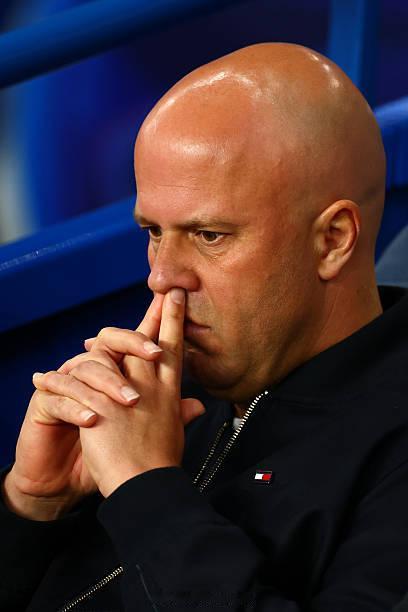 【利物浦变阵不成功】欧冠8强战首回合，巴黎2比0利物浦，斯洛特将利物浦的首发阵型