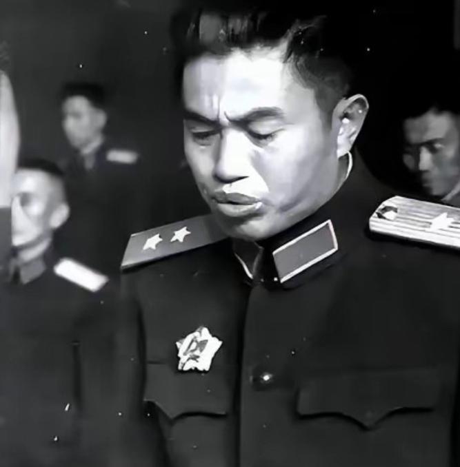 1940年，皮定均看上了女干部张烽，就让县长去说媒，张烽听说了县长的来意后，拒绝