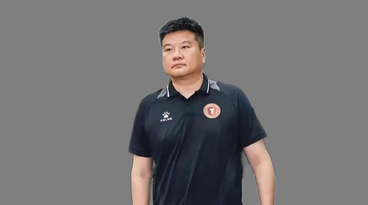 辽宁铁人四连败，李金羽会下课吗？辽宁队的身价几乎是河南队的两倍，场上却踢得毫无