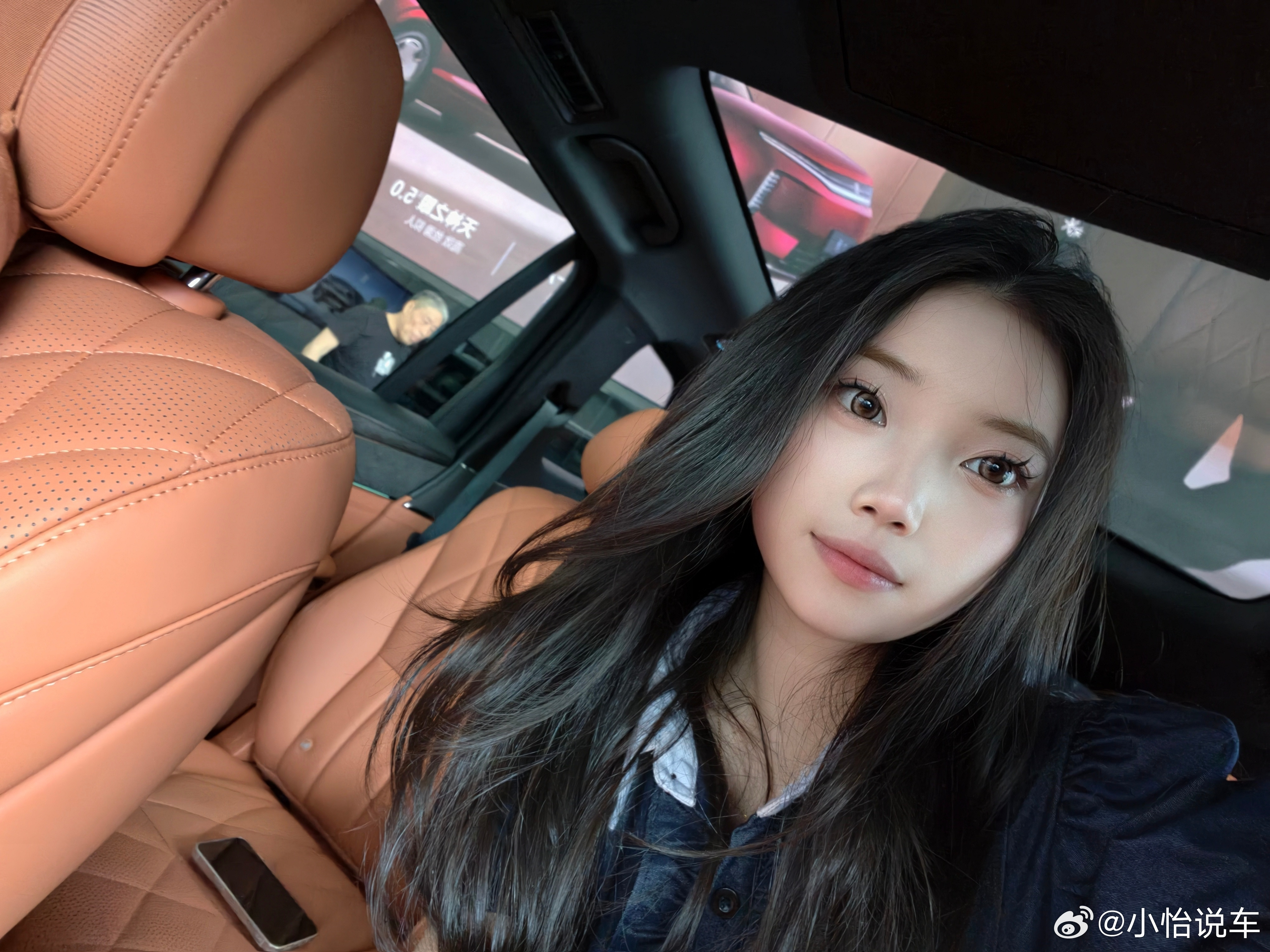小助理到门店来看比亚迪大唐啦上次见到这款车还是发布会现场，这次周末去店里人流量特