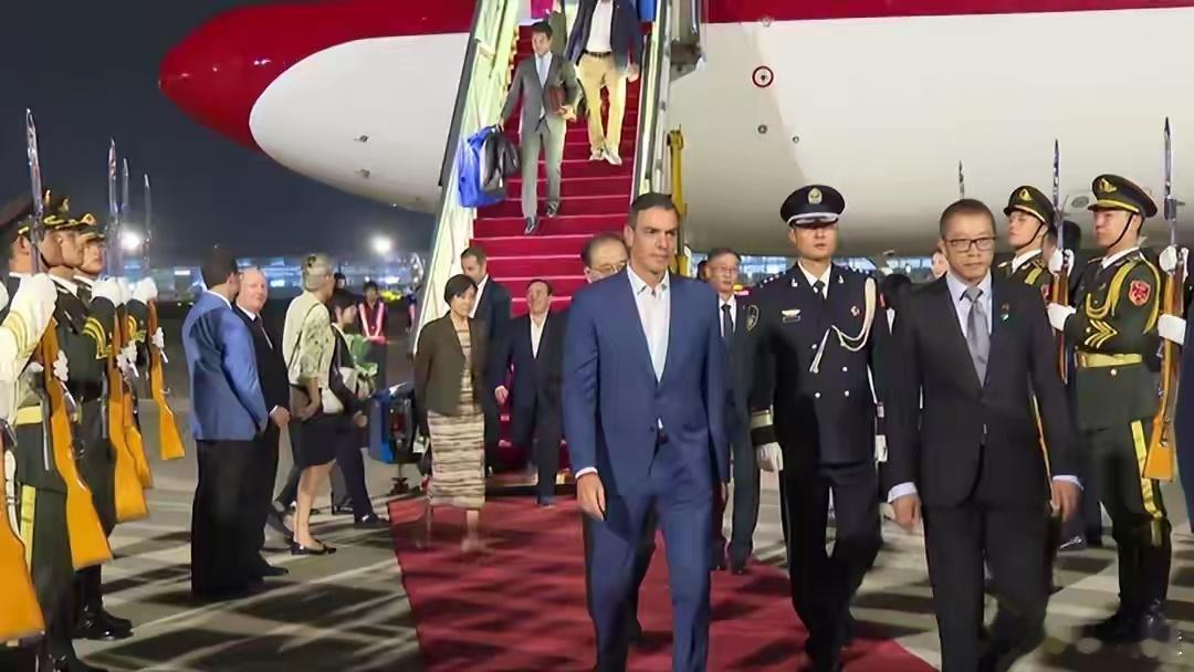 对美出口告急！西班牙转向中国，550家公司产品急寻新市场！西班牙首相桑切斯抵达北