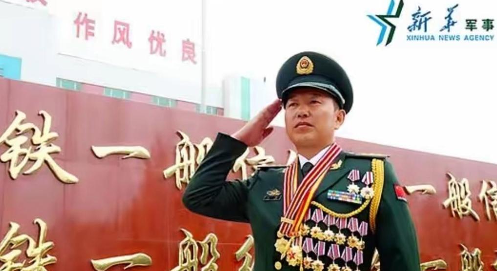 2008年，一群恐怖分子袭击了我国南疆的一个检查站，残忍杀害多名队员，指挥员王刚