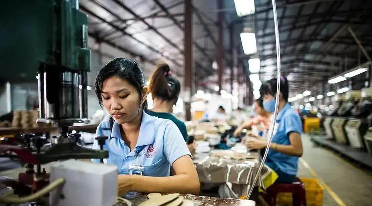 中国不欠任何国家的！越南总理在达沃斯论坛上公开讲，中国有义务帮助越南完成工业化升