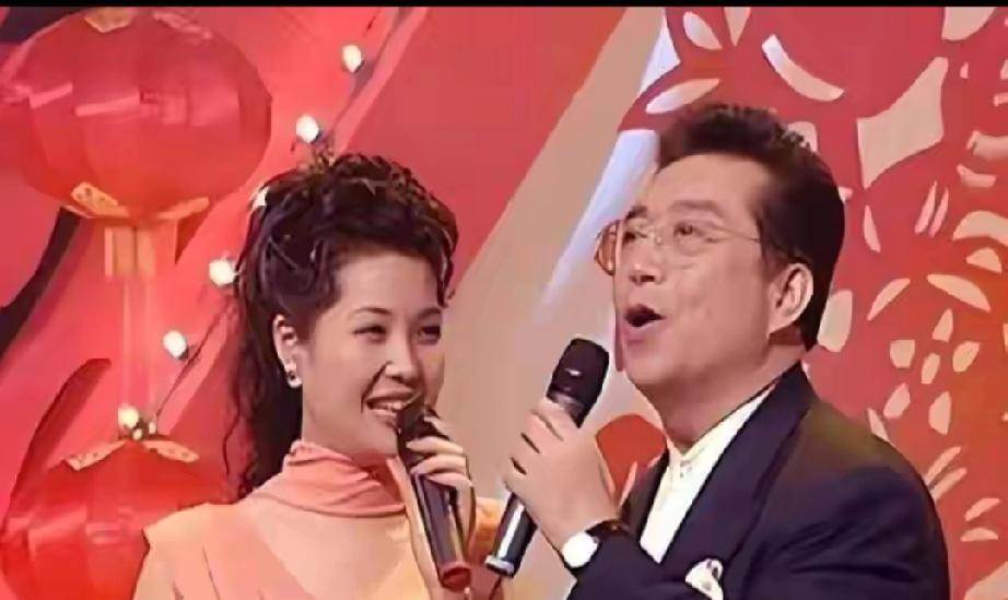87岁李双江住院疗养！倾尽余生为逆子铺路，改名换姓也难洗白过往近日