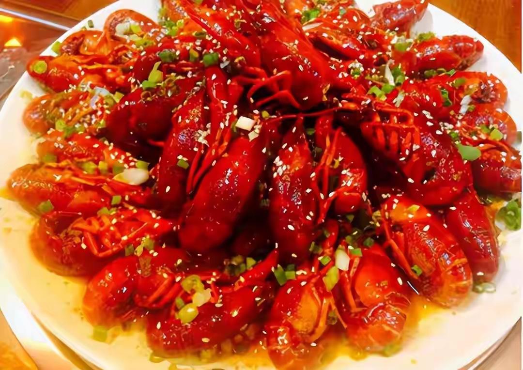 当下的中国菜完全乱了，也难怪西贝打死都不承认他们做的是预制菜。事实上，预不预制