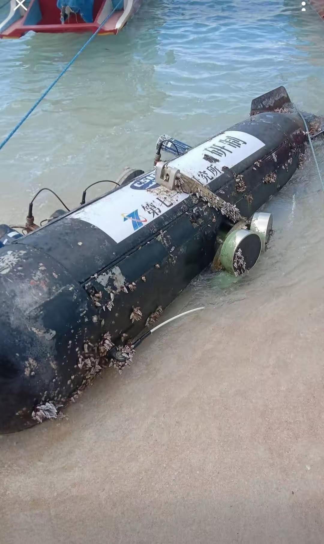 印尼渔民一网下去，捞到了一个大家伙……上边大大方方印着汉字：七一0⃣️所研制