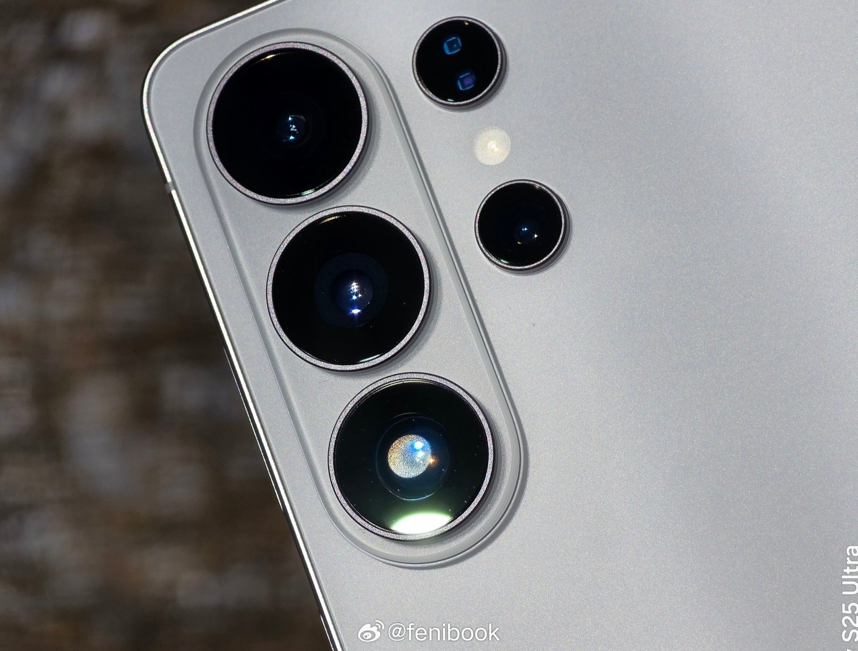 卧槽？老外反馈三星S26Ultra摄像头水雾？