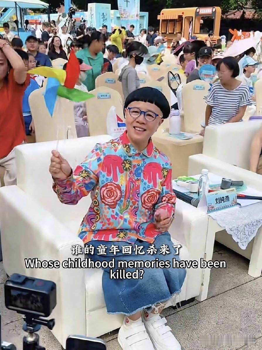 我要是金龟子，可不凑热闹自讨没趣，还不如多直播带货两场来的实在。这两天没有