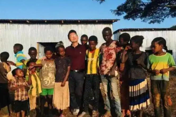 你敢信吗？上百万中国人揣着"捞三年就回家养老"的念头去了非洲，最后大半都留了