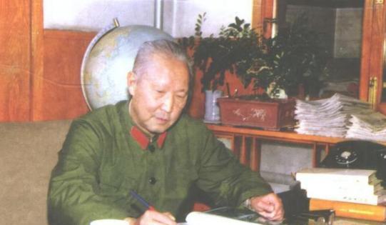 1960年，第63军军长傅崇碧少将在例行体检中，被检查出肾癌，听从遗嘱，他外出散