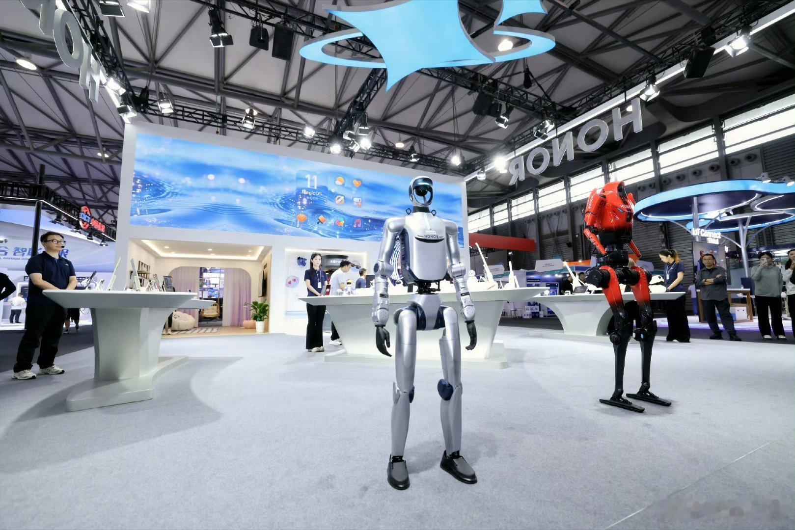 2026MWC上海展会现场人气爆棚，热闹氛围拉满！重磅惊喜来了，MagicOS