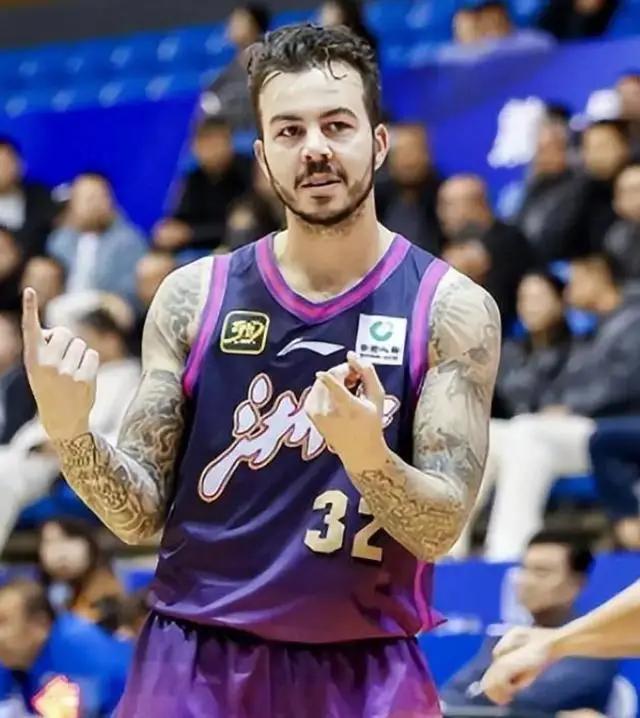 约克离开浙江，其实这哥们替鲍威尔，可以的！1、浙江换掉约克，球队持球组织后卫完全