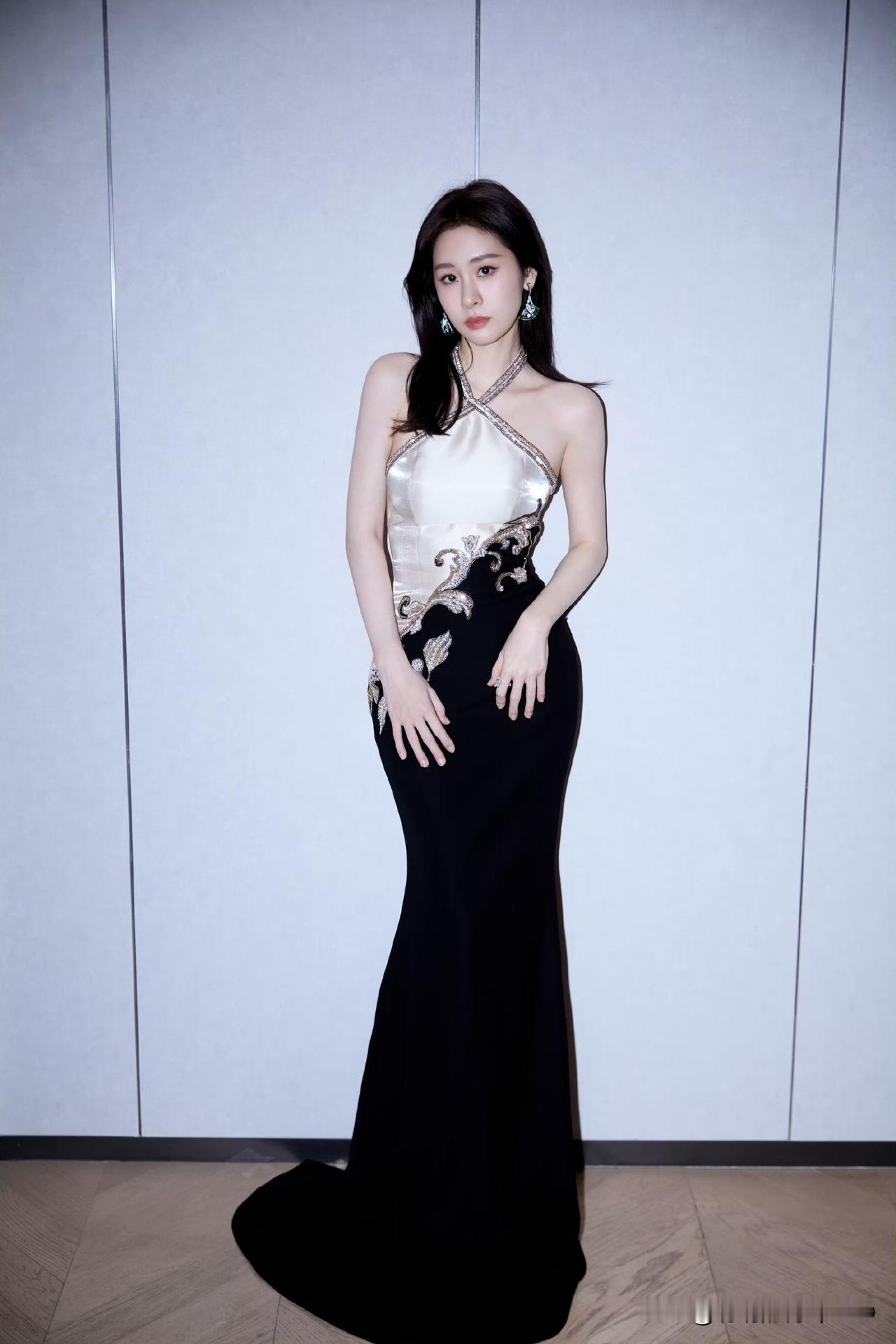 婀娜多姿的张碧晨