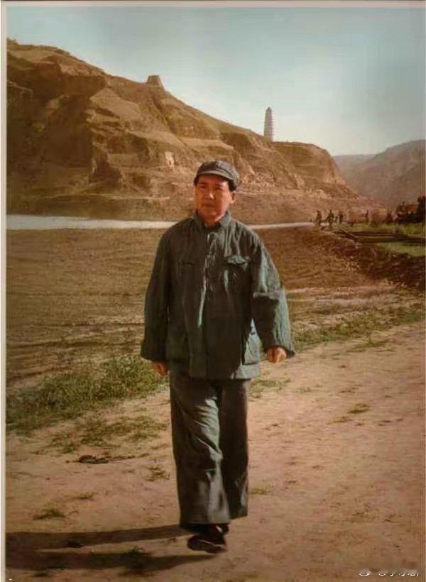 毛泽东的二十句至理名言：​​1.枪杆子里出政权。​​2.星星之火，可以燎原。